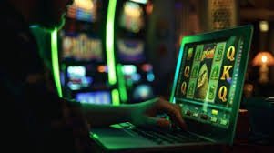 Filipino players enjoying ph365 app mobile entertainment platform